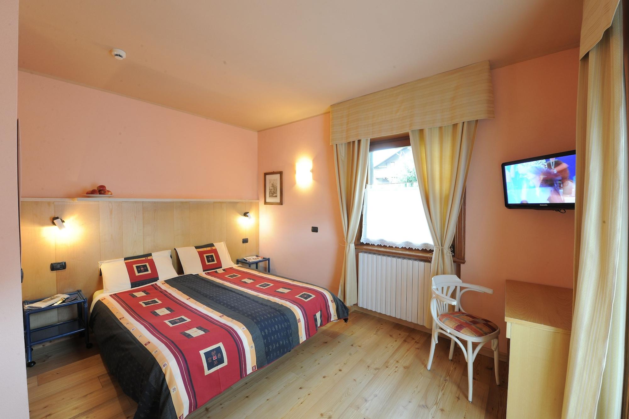 Hotel Astra Livigno Bagian luar foto