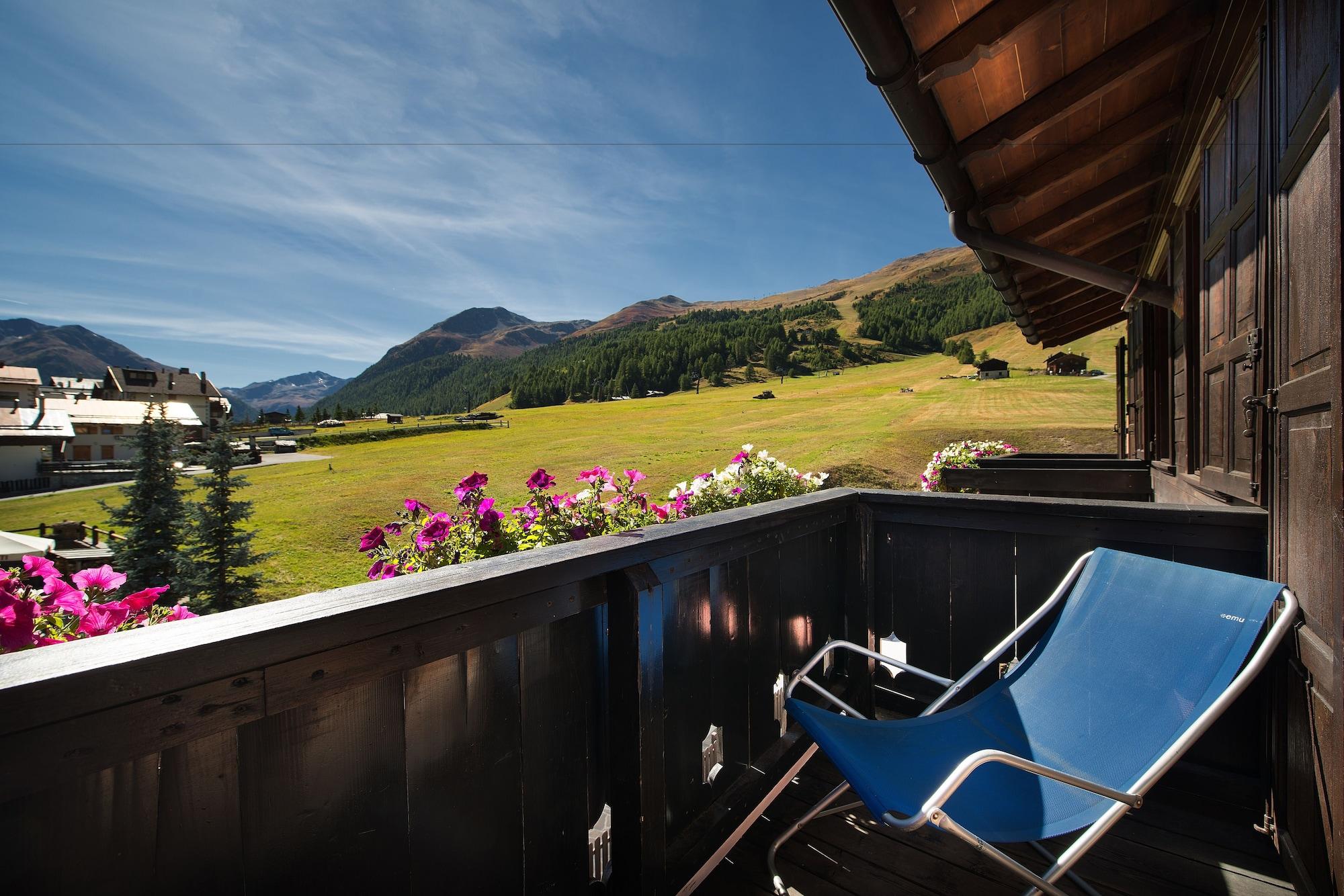 Hotel Astra Livigno Bagian luar foto
