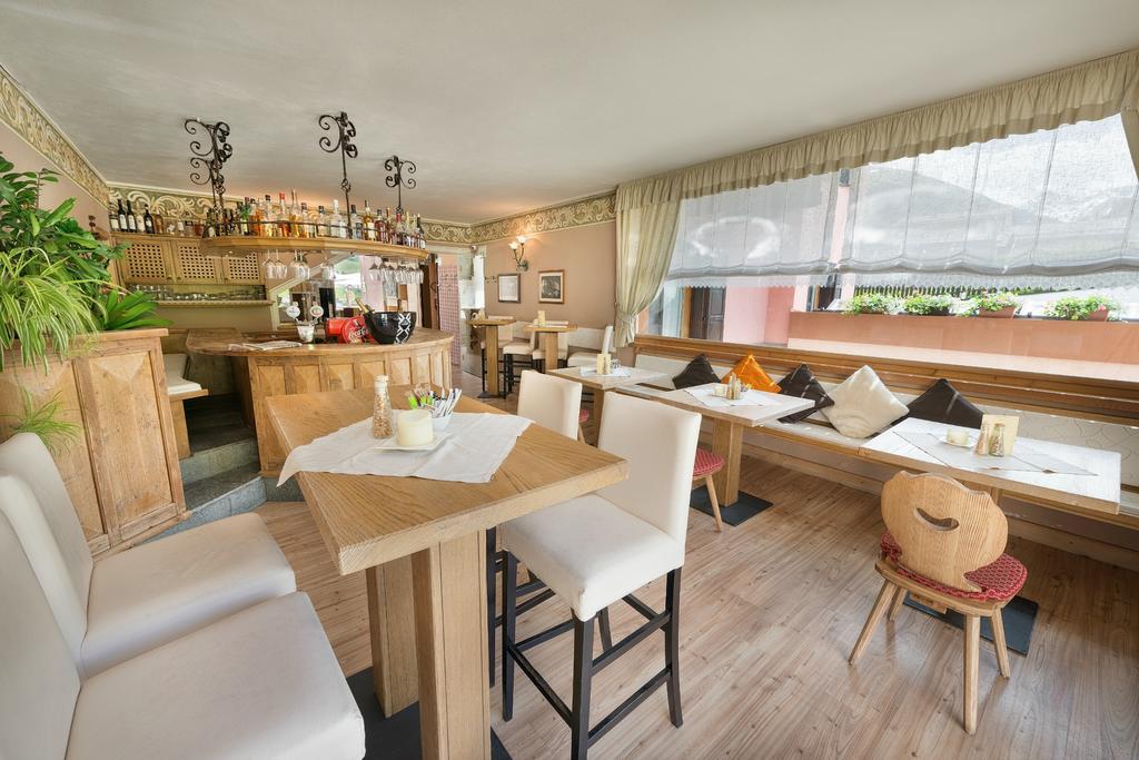 Hotel Astra Livigno Bagian luar foto
