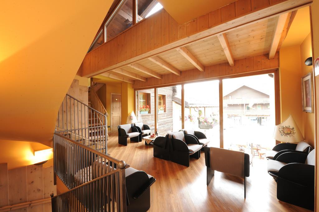 Hotel Astra Livigno Bagian luar foto