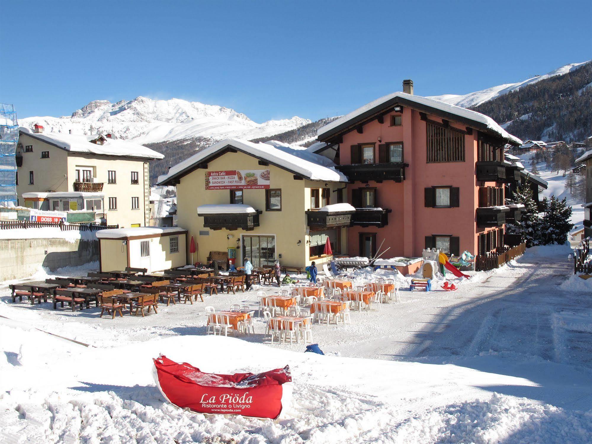Hotel Astra Livigno Bagian luar foto