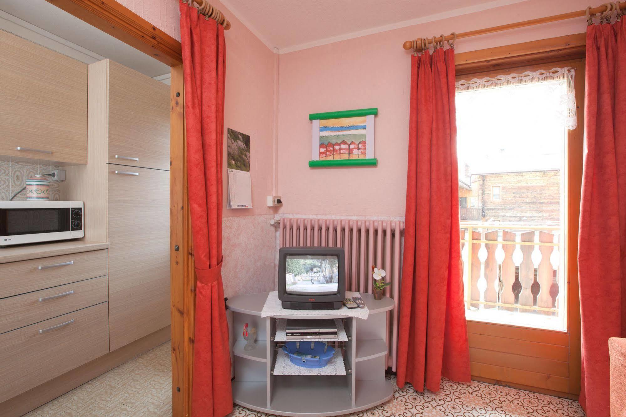 Hotel Astra Livigno Bagian luar foto